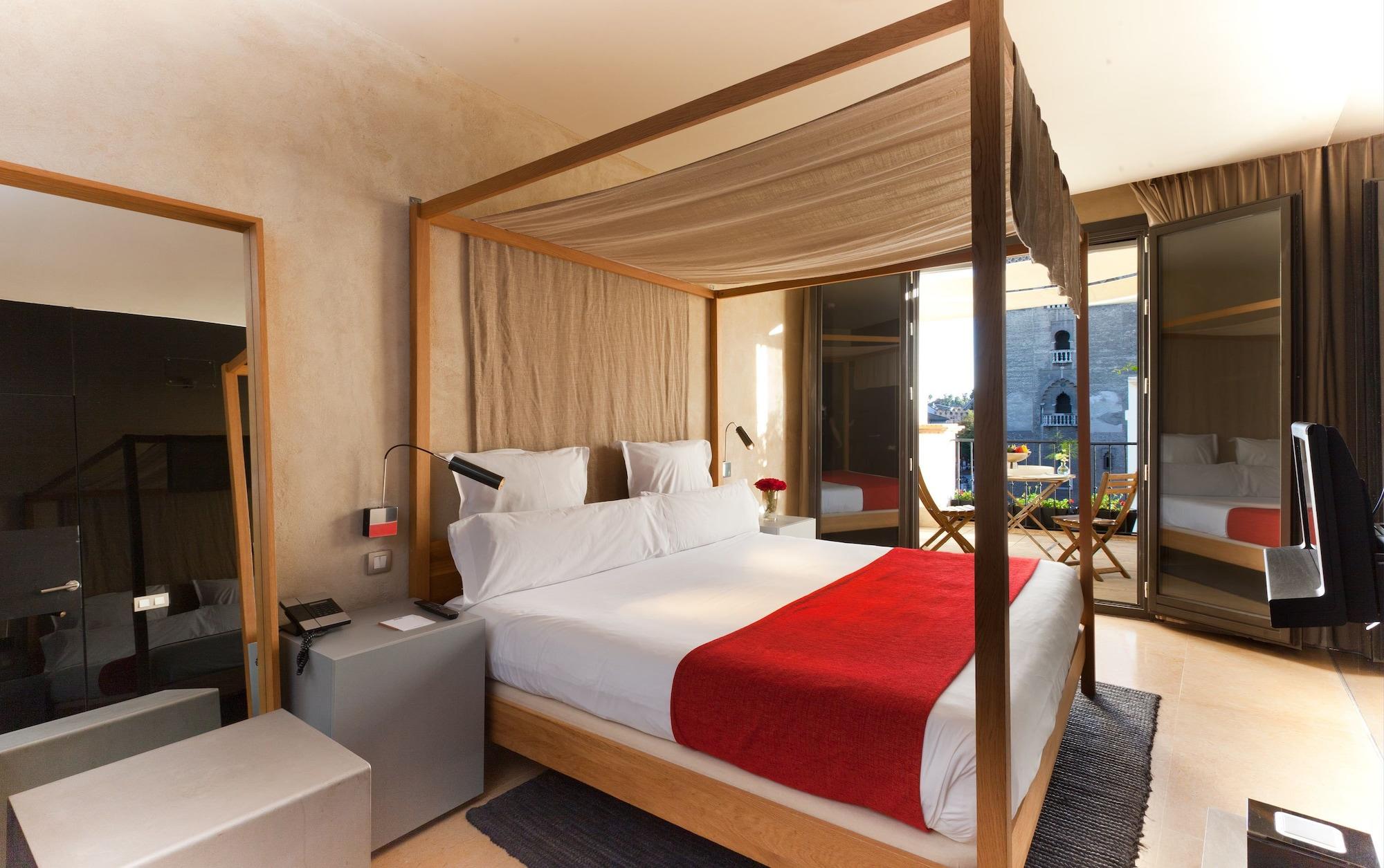 Eme Catedral Mercer Hotel Seville Luaran gambar A bedroom at the hotel