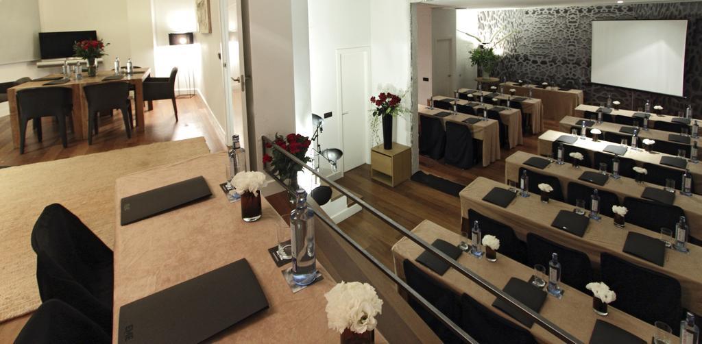 Eme Catedral Mercer Hotel Seville Perniagaan gambar The interior of the restaurant